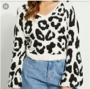 NEW Furry leopard sweater
